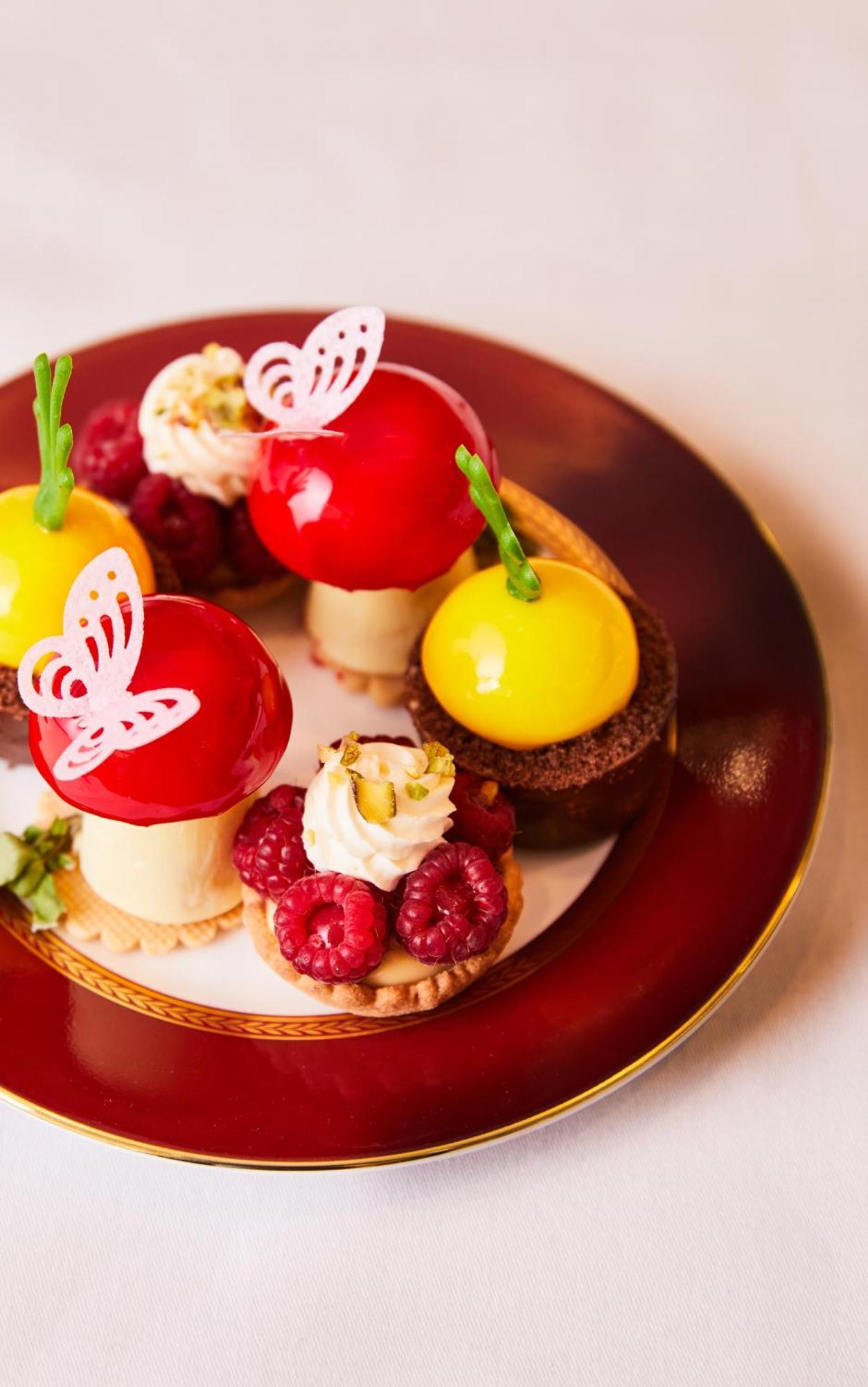 The Guardsman - Preferred Hotels And Resorts 伦敦 外观 照片 Petit fours